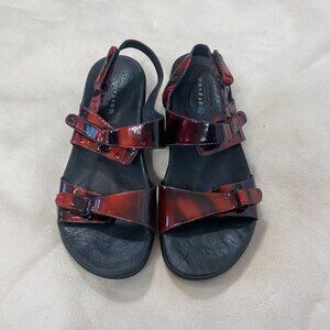 Aravon Size 7 Red Black Ombre Y2K Strap Kitten Heel Sandals